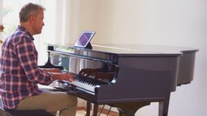 Adult Piano Lessons : Why It’s Never Too Late to Learn